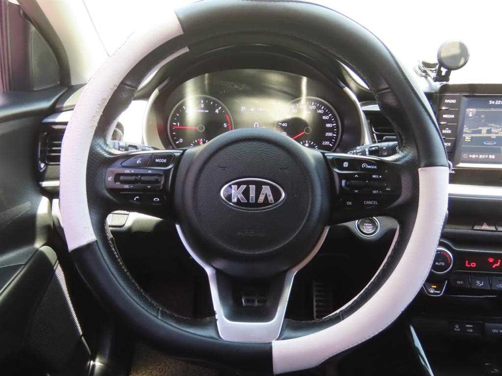 KIA Stonic - Vista 10