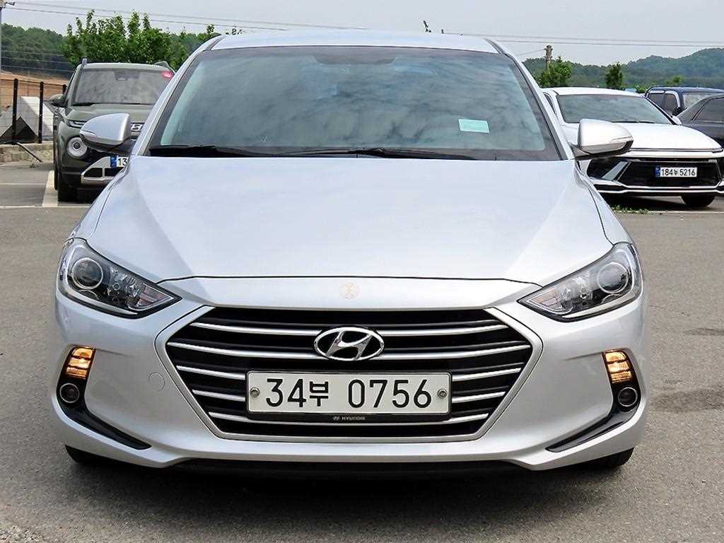 HYUNDAI Avante 2016 Plateado - Importación desde Corea - HF Imports Iquique - Foto 1