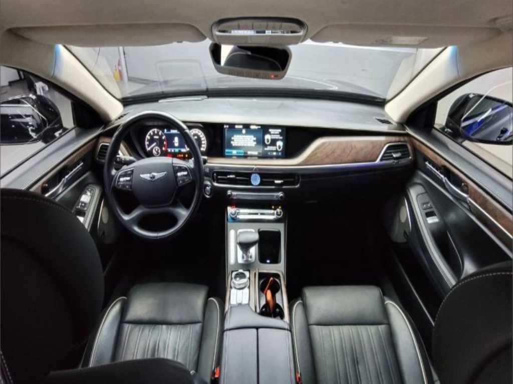 Genesis G90 - Vista 6