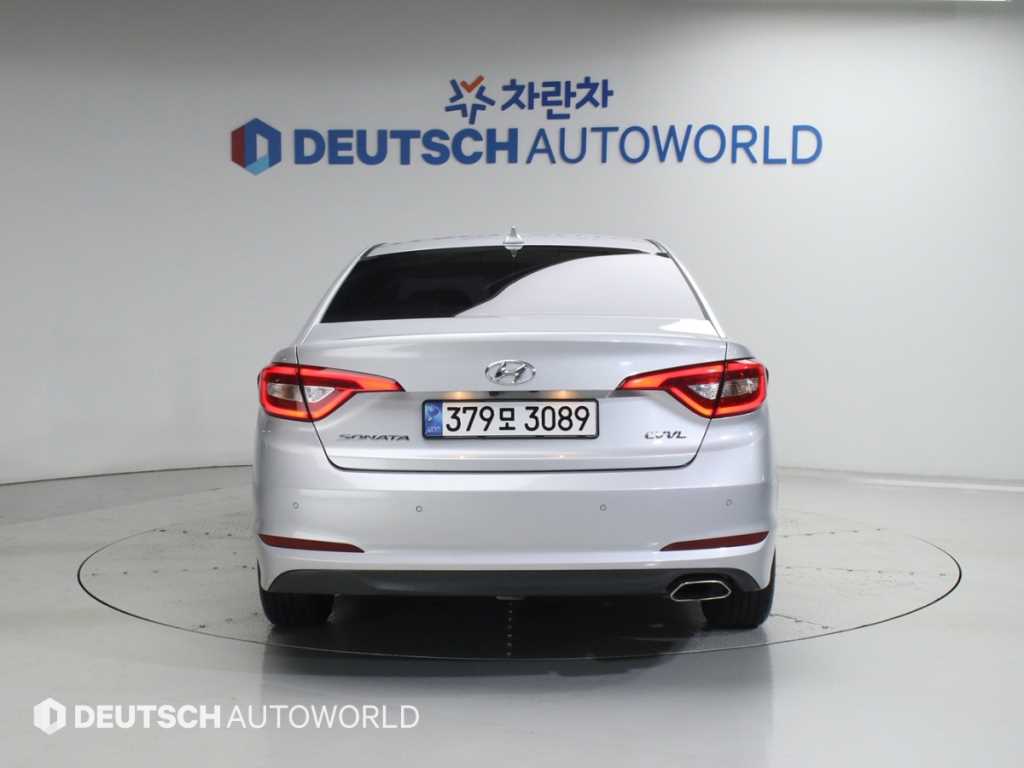 HYUNDAI Sonata - Vista 4