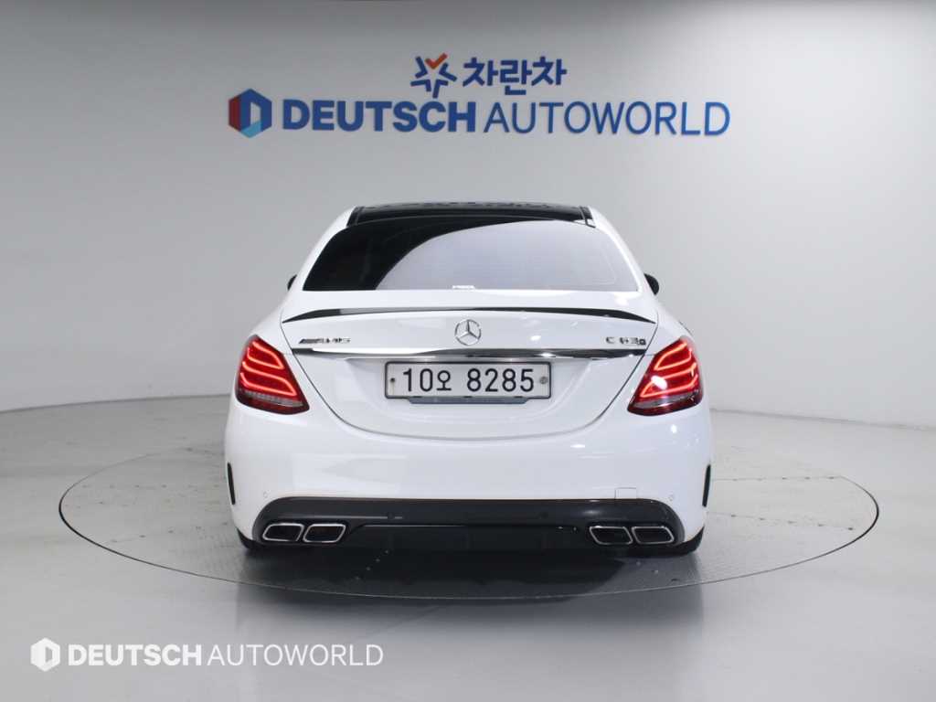 Mercedes Benz C Class - Vista 4