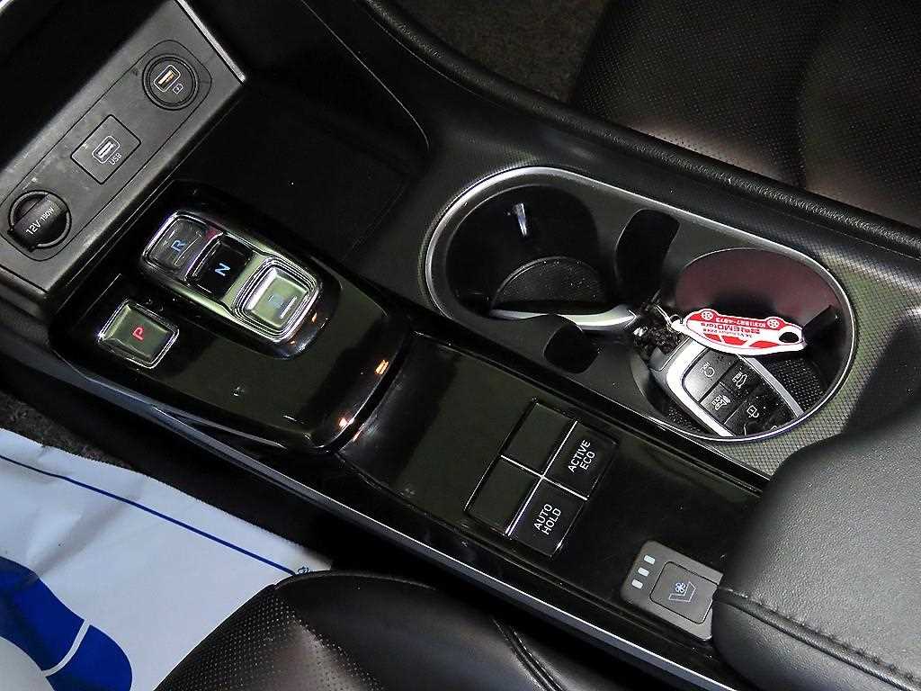 HYUNDAI Sonata - Vista 12