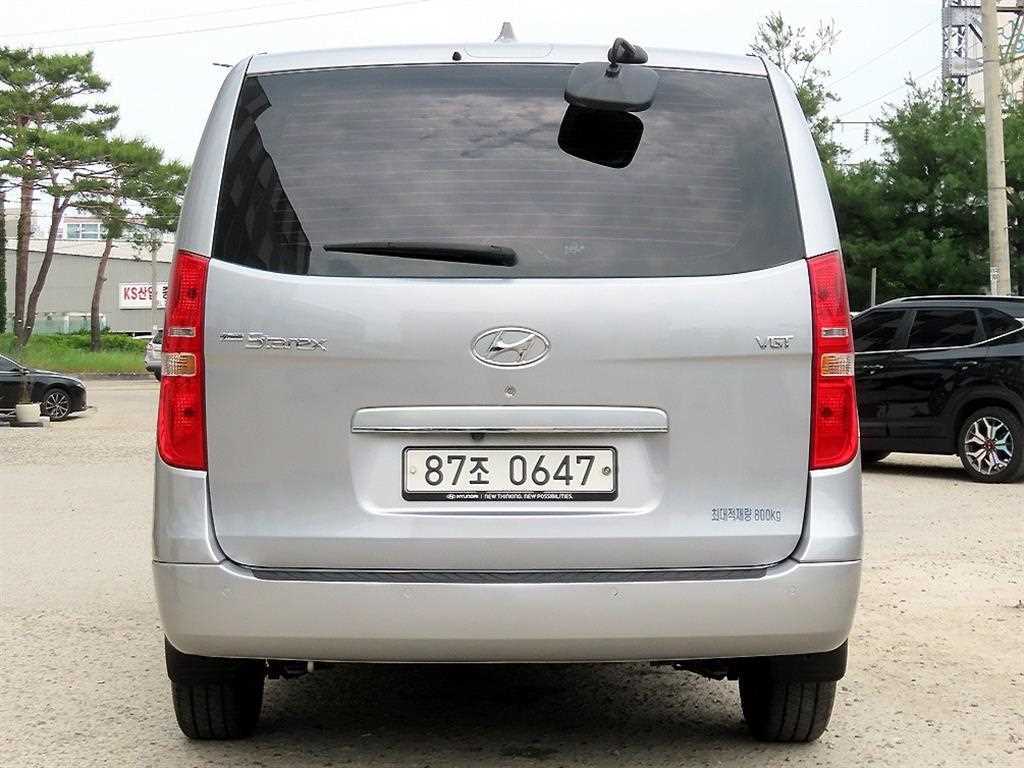 HYUNDAI Starex - Vista 4