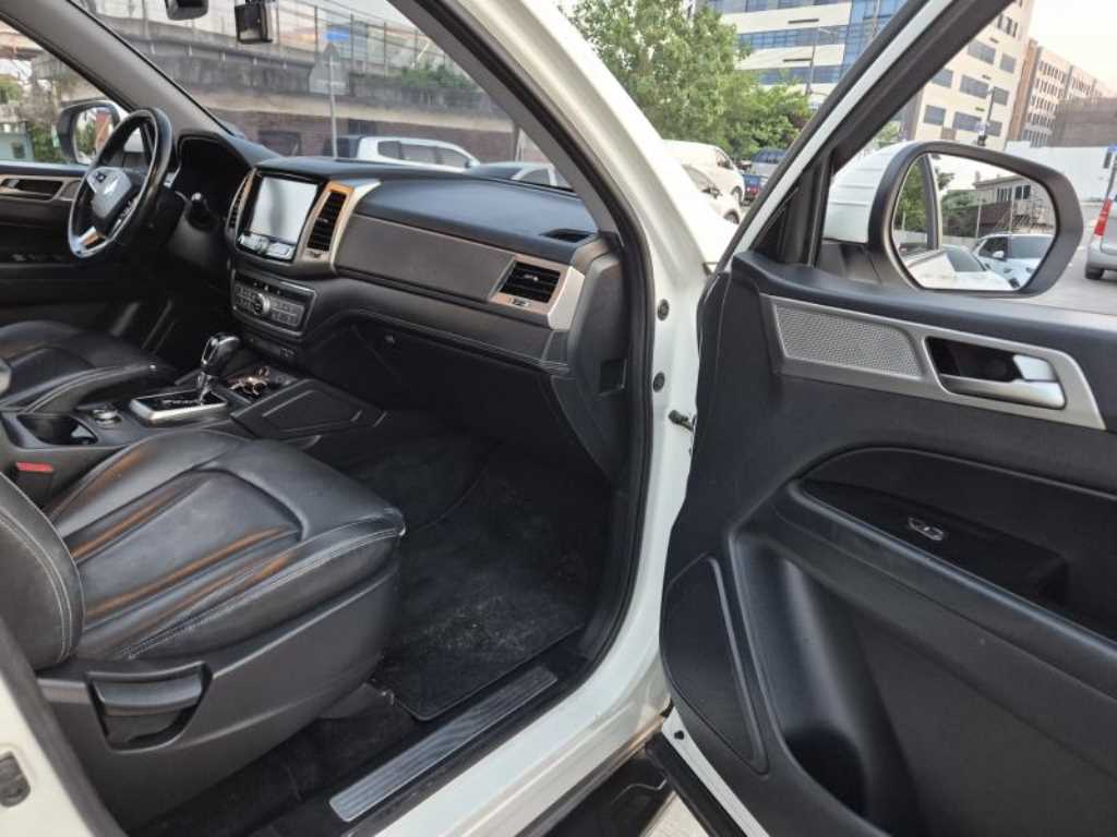 Ssangyong Rexton - Vista 11