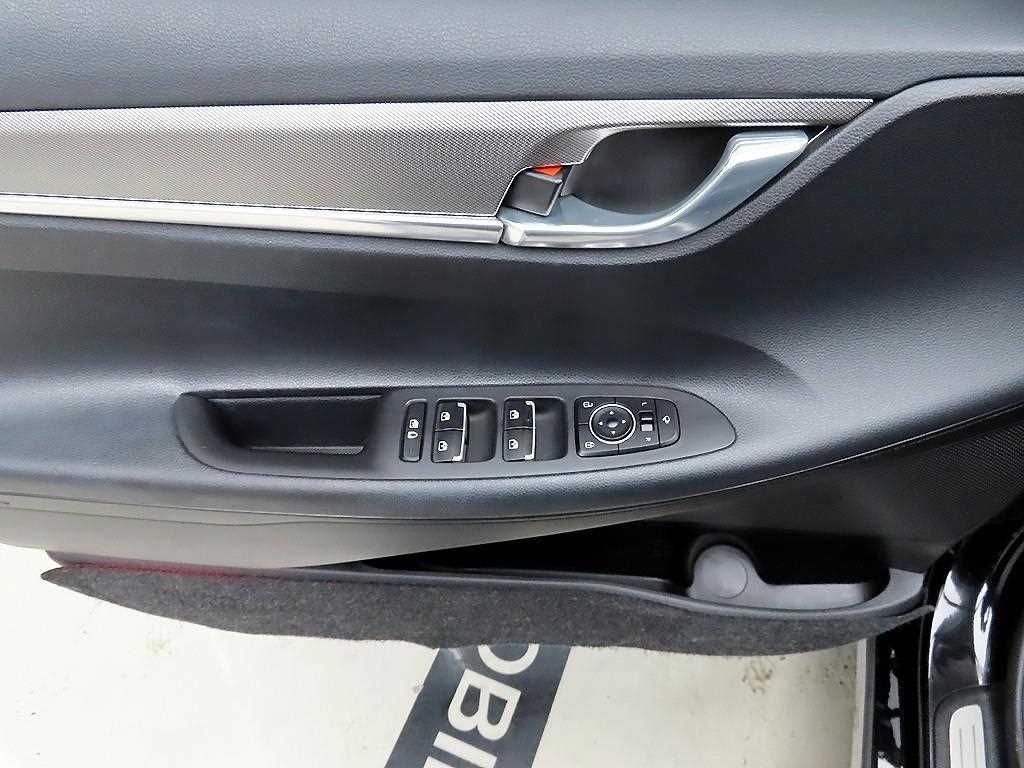 HYUNDAI Grandeur - Vista 11