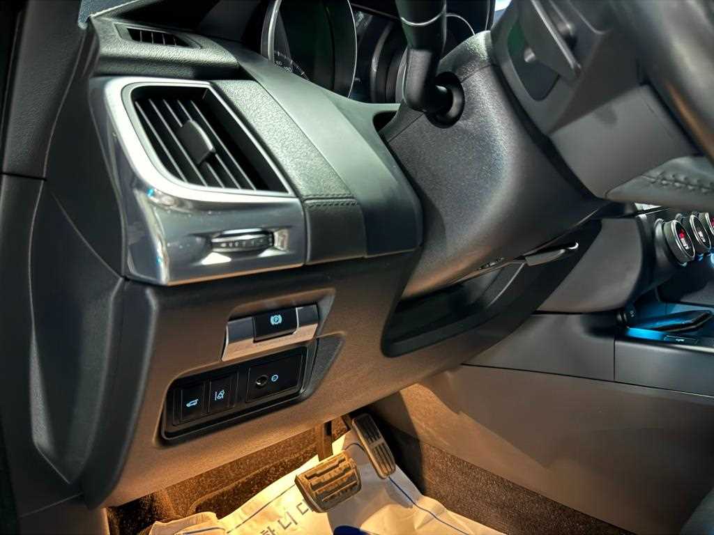 Jaguar E-PACE - Vista 12