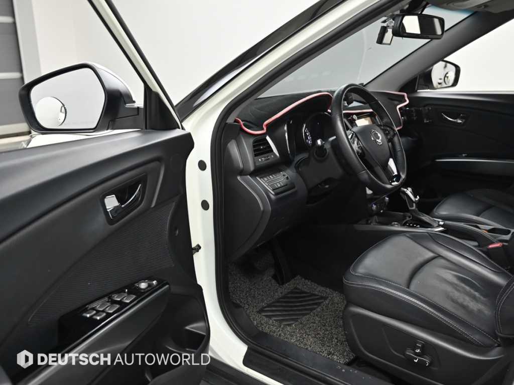 Ssangyong Tivoli - Vista 11
