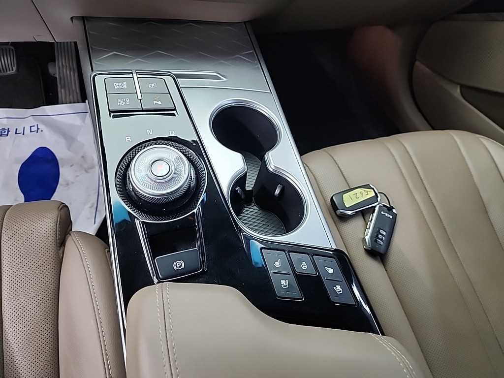 KIA K8 - Vista 8