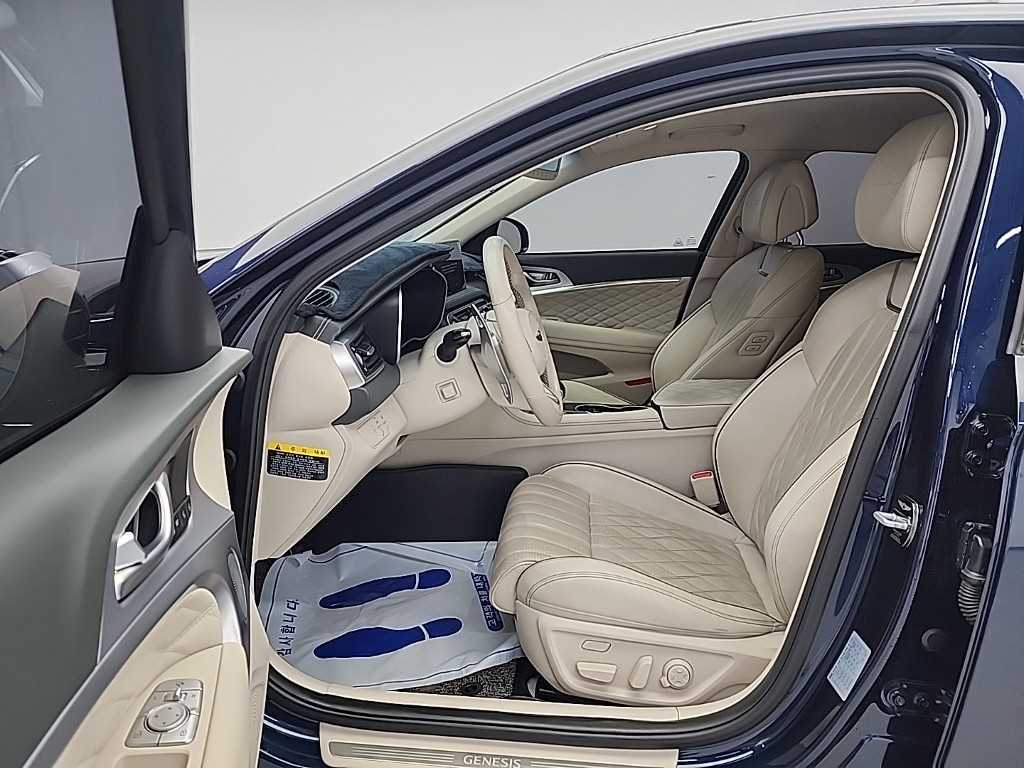 Genesis G70 - Vista 11