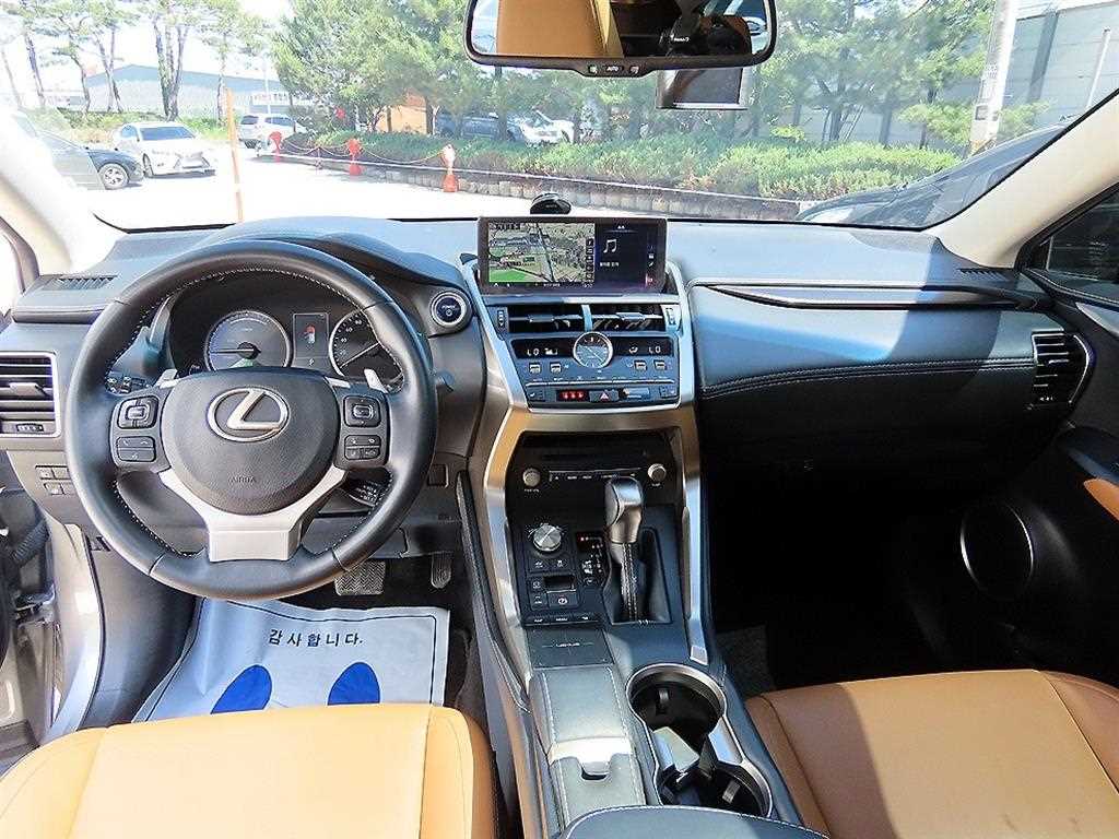 Lexus NX - Vista 7