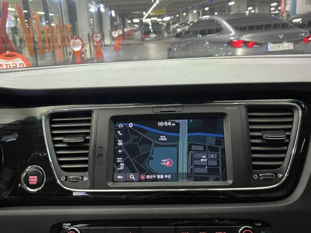 KIA Carnival - Vista 11