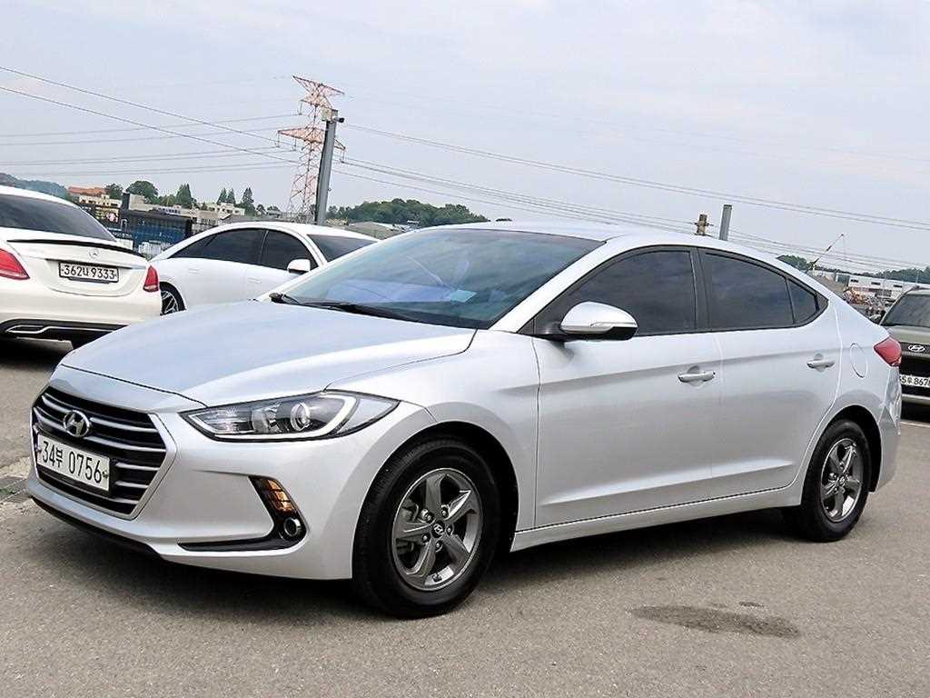 HYUNDAI Avante - Vista 2