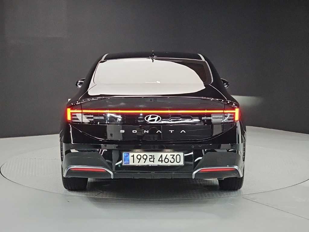 HYUNDAI Sonata - Vista 3