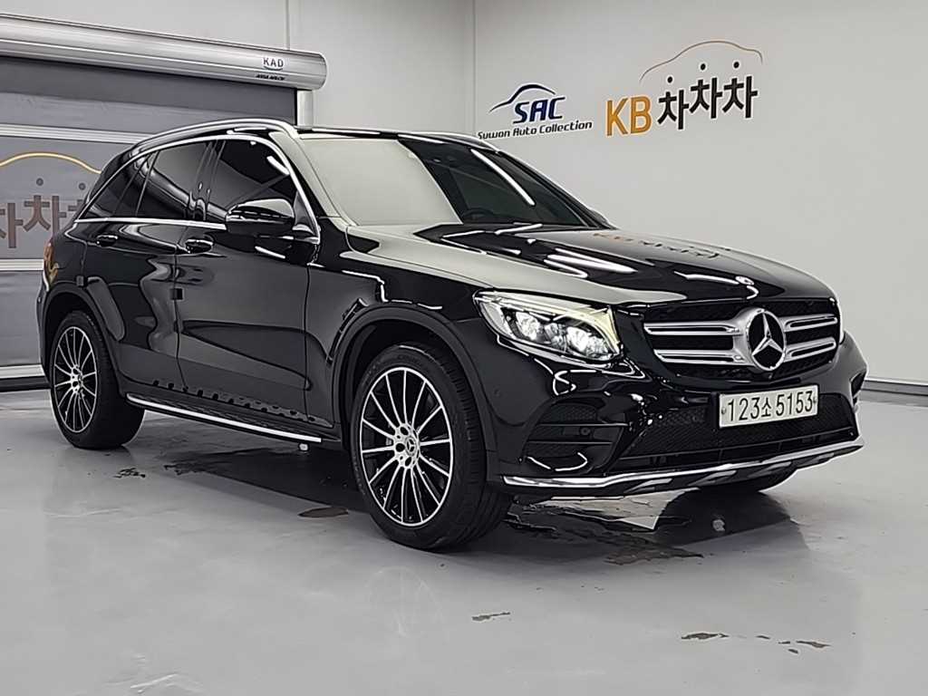 Mercedes Benz GLC Class - Vista 4