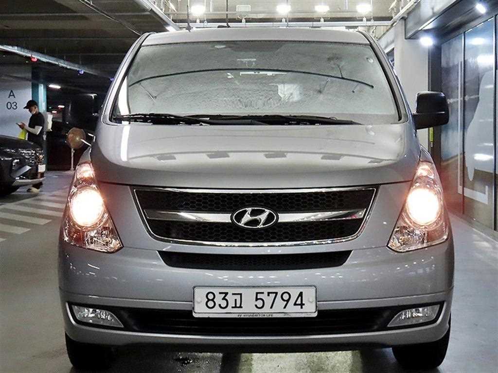 HYUNDAI Starex - Vista 2