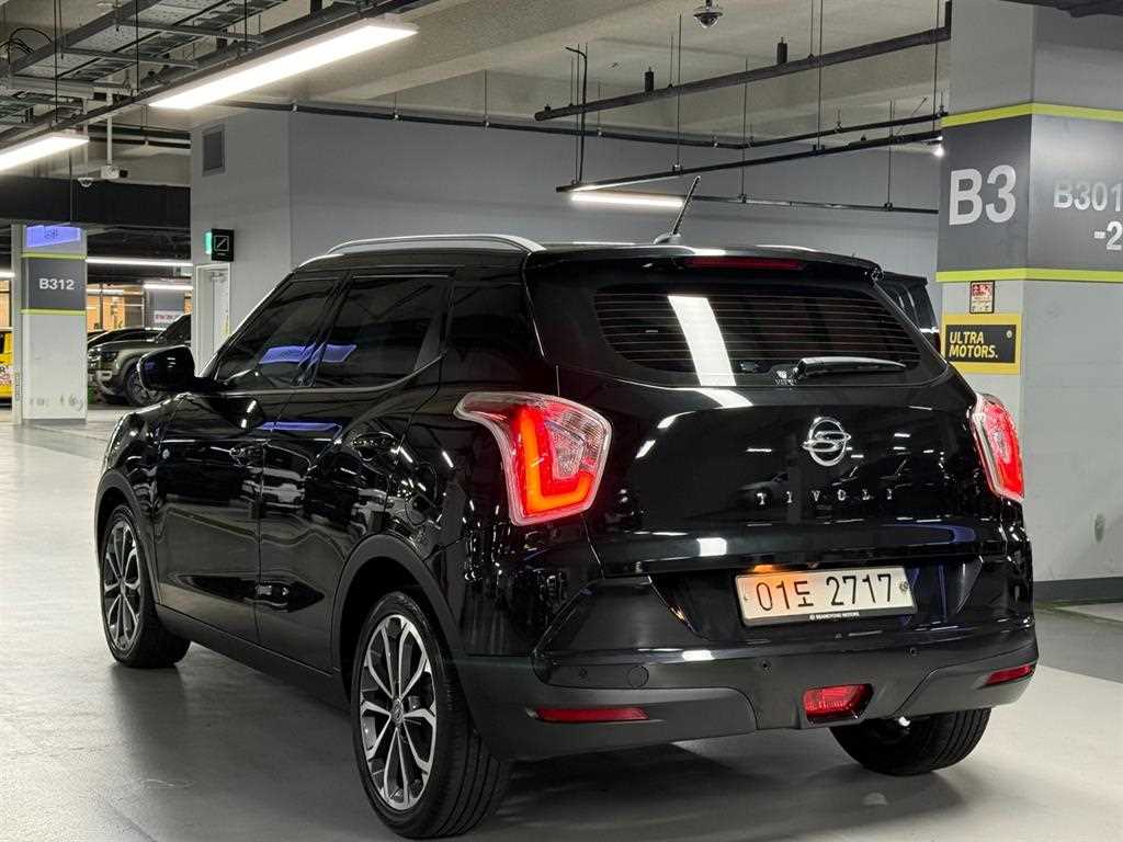 Ssangyong Tivoli - Vista 4