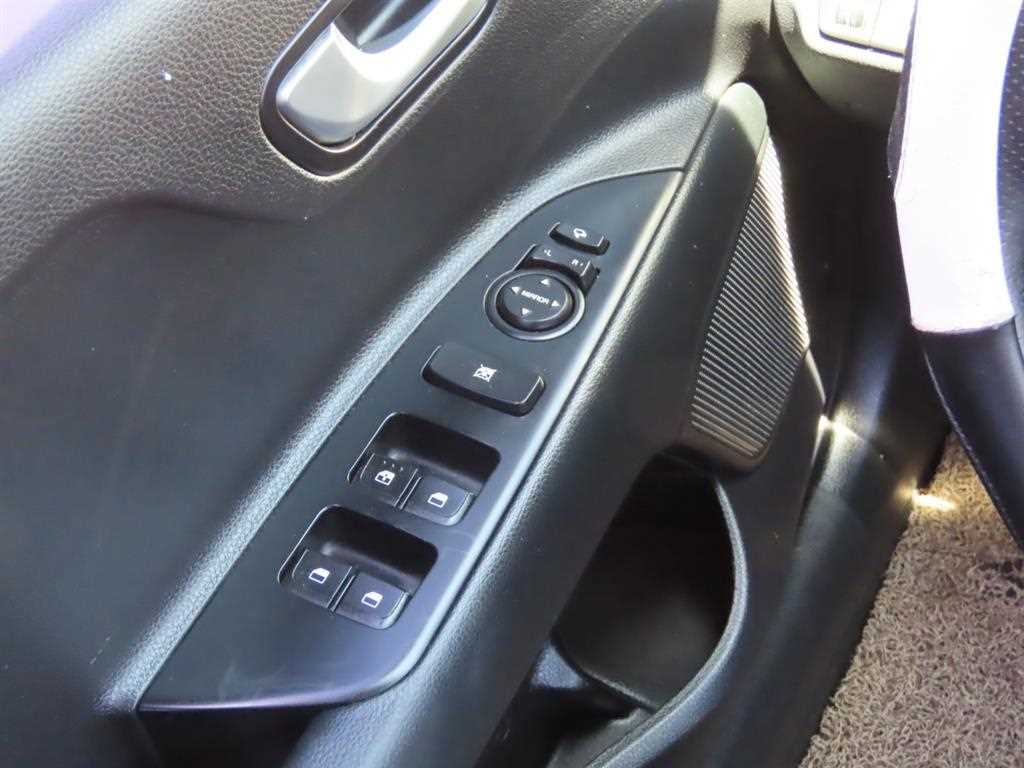 KIA Stonic 2018 Blanco - Importación desde Corea - HF Imports Iquique - Foto 13