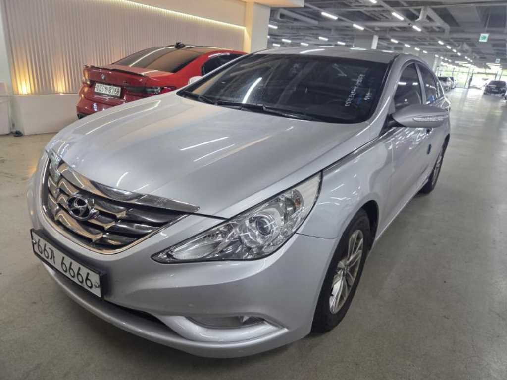 HYUNDAI Sonata - Vista 3