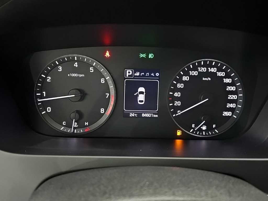 HYUNDAI Sonata - Vista 6