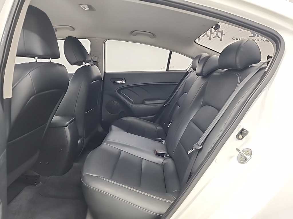 KIA K3 - Vista 12