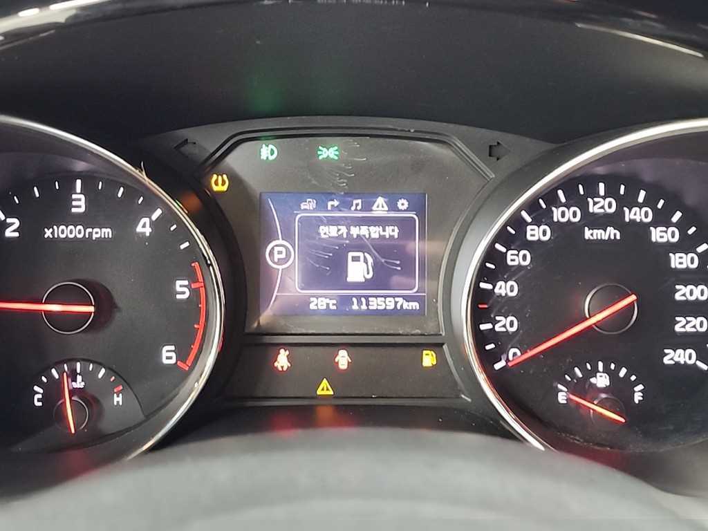 KIA Carnival - Vista 6