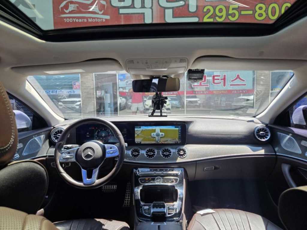Mercedes Benz CLS Class - Vista 8