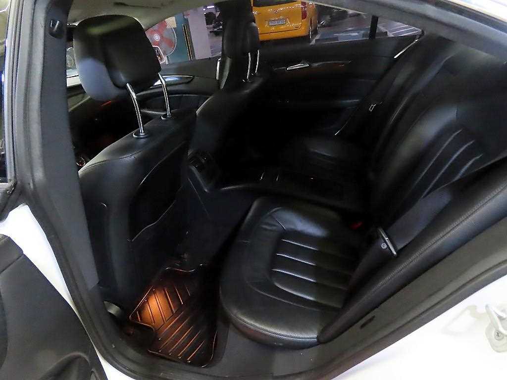 Mercedes Benz CLS Class - Vista 7