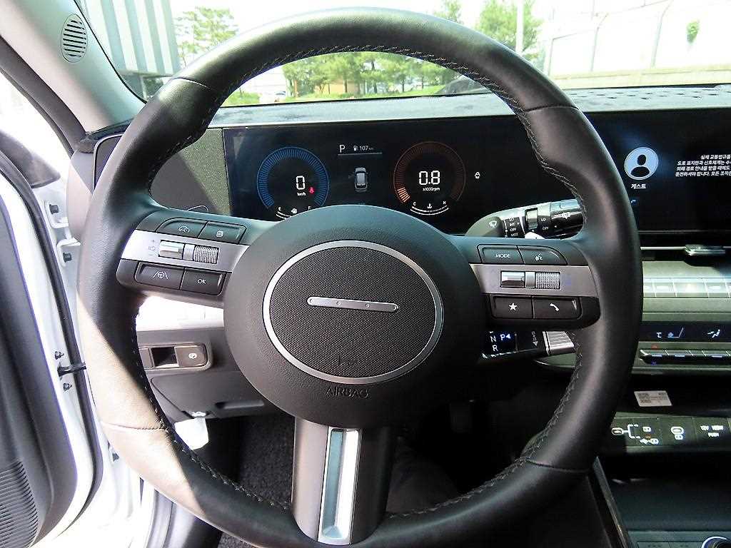 HYUNDAI Kona - Vista 8