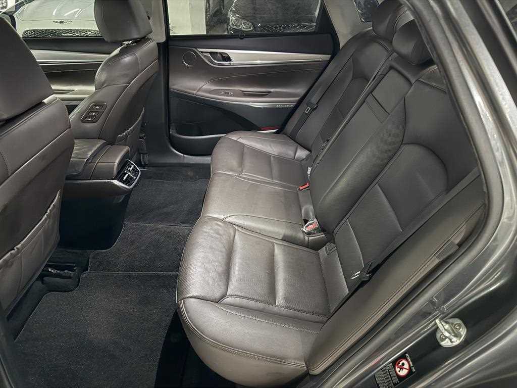 HYUNDAI Grandeur - Vista 10