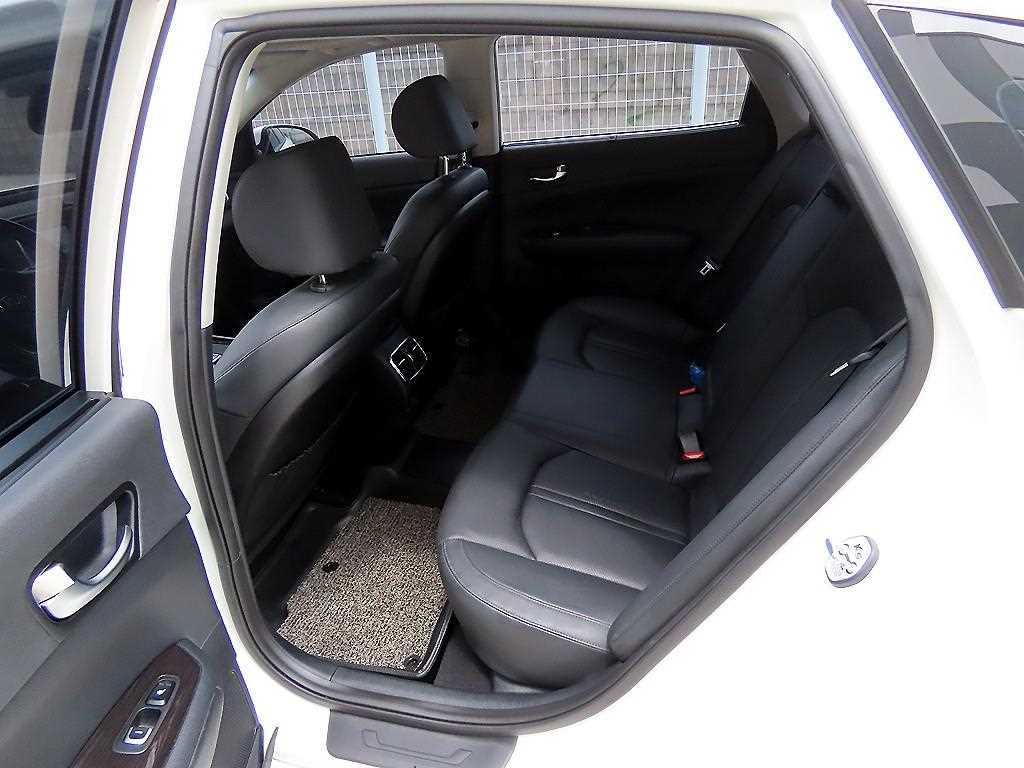 KIA K5 - Vista 6