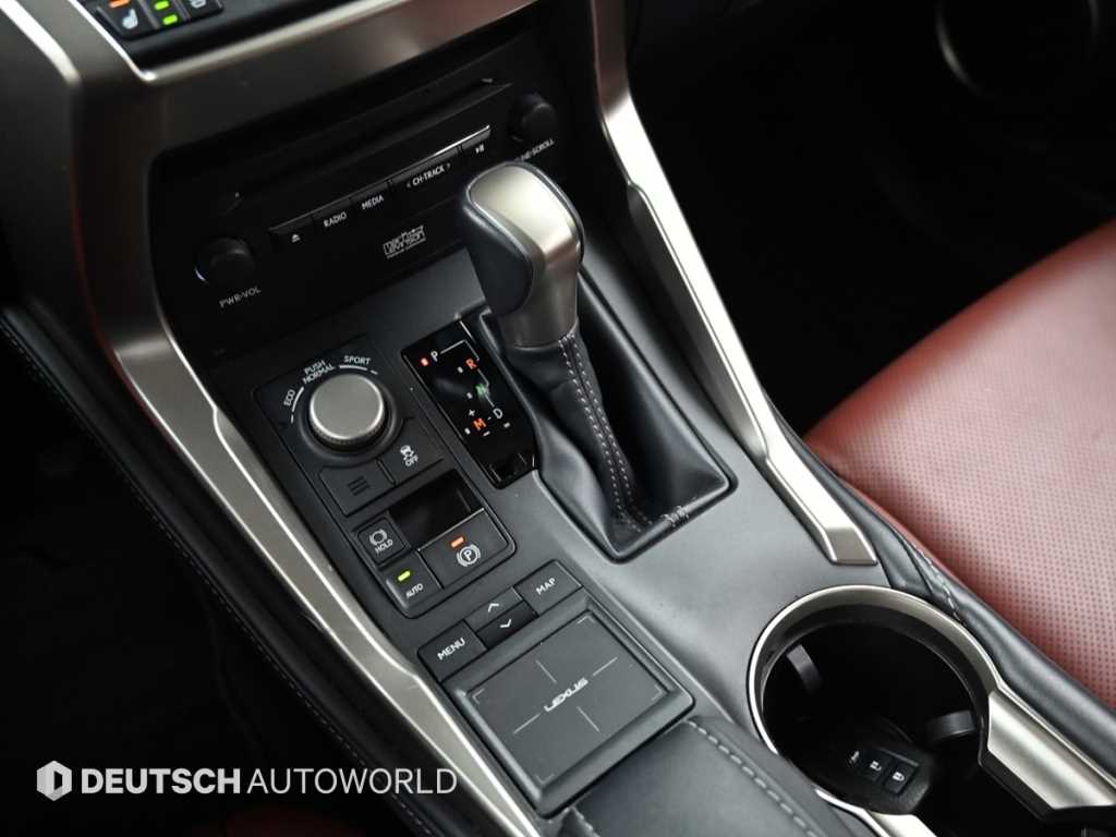 Lexus NX - Vista 9
