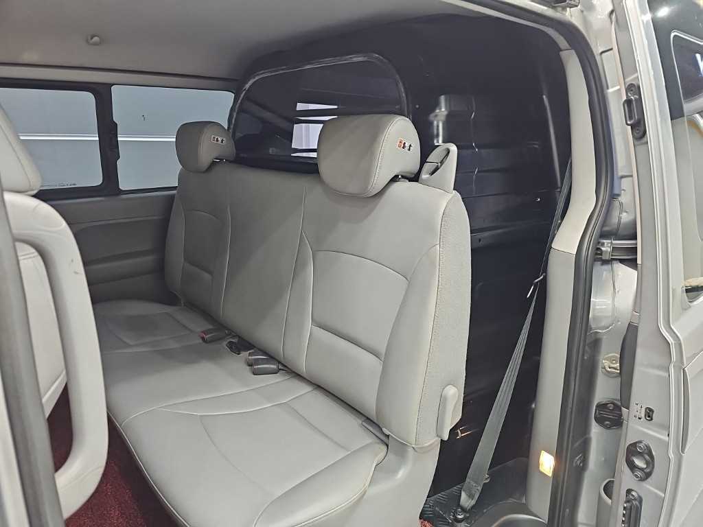 HYUNDAI Starex 2017 Plateado - Importación desde Corea - HF Imports Iquique - Foto 13