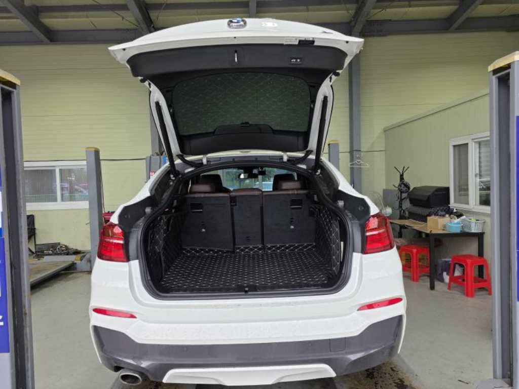 BMW X4 - Vista 4