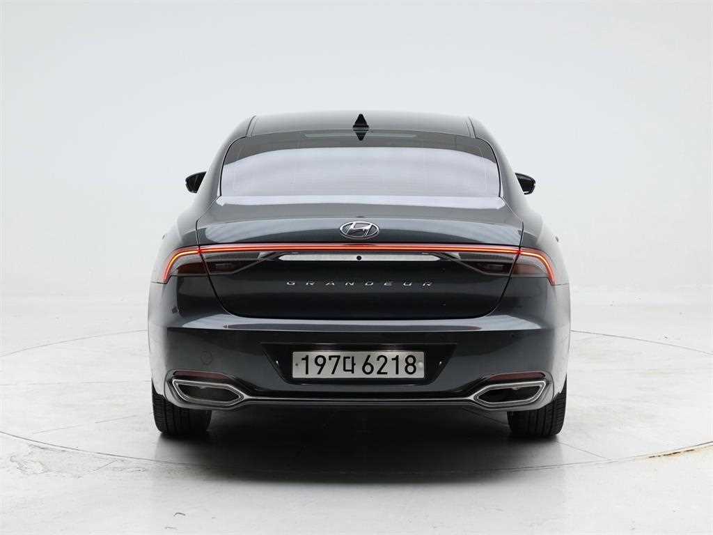 HYUNDAI Grandeur - Vista 5