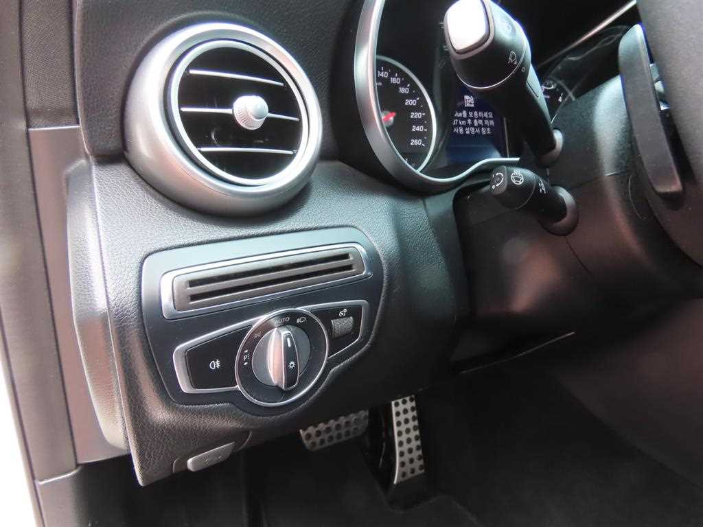 Mercedes Benz C Class 2019 Blanco - Importación desde Corea - HF Imports Iquique - Foto 13