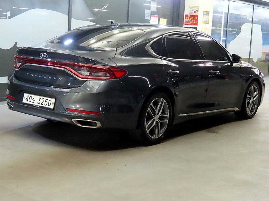 HYUNDAI Grandeur - Vista 4