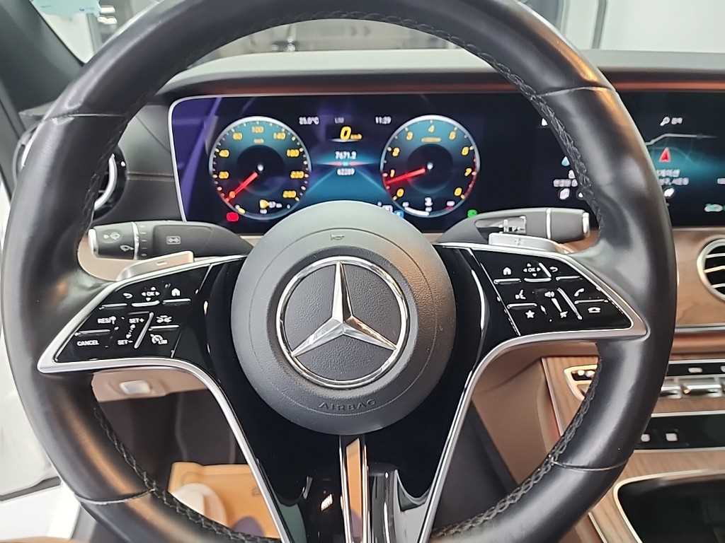 Mercedes Benz E class - Vista 9