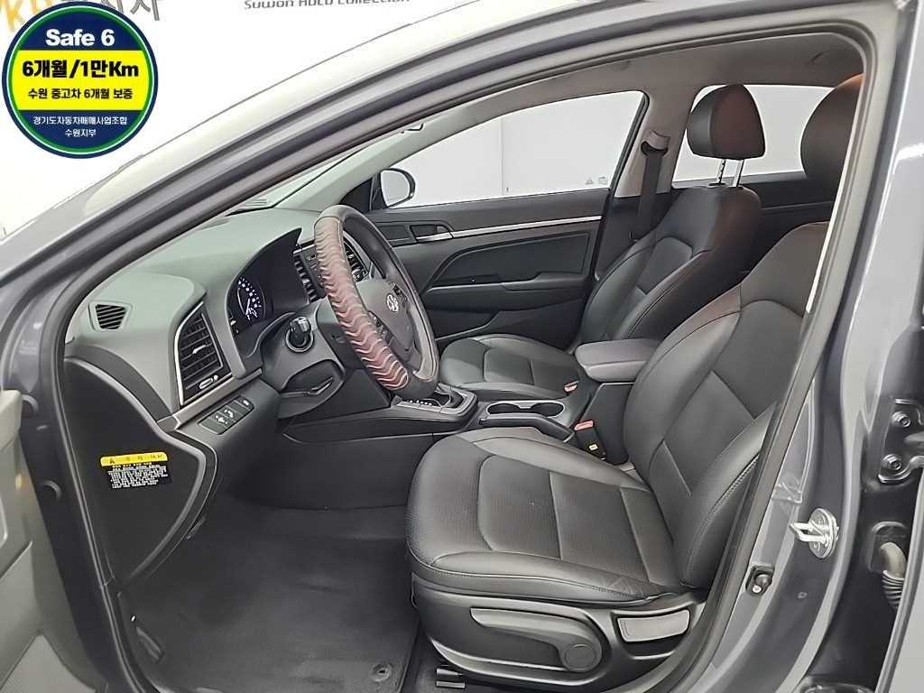 HYUNDAI Avante - Vista 11