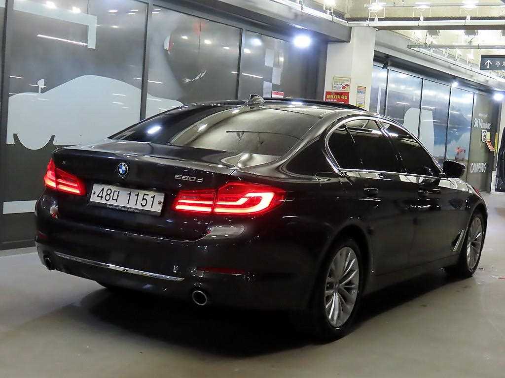 BMW 5 Series - Vista 4