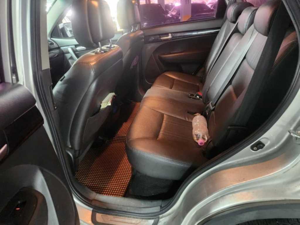KIA Sorento - Vista 7