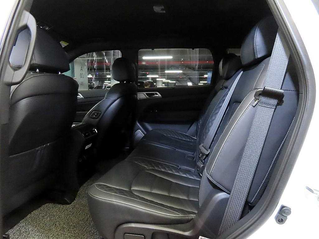 Ssangyong Rexton - Vista 7