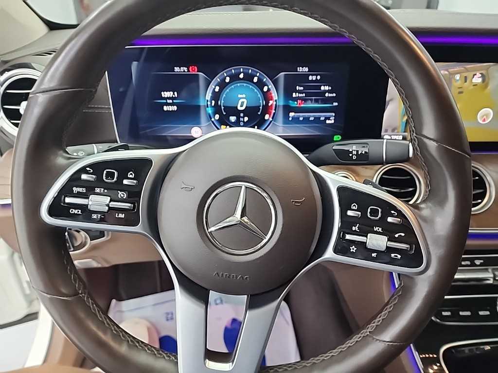 Mercedes Benz E class - Vista 9