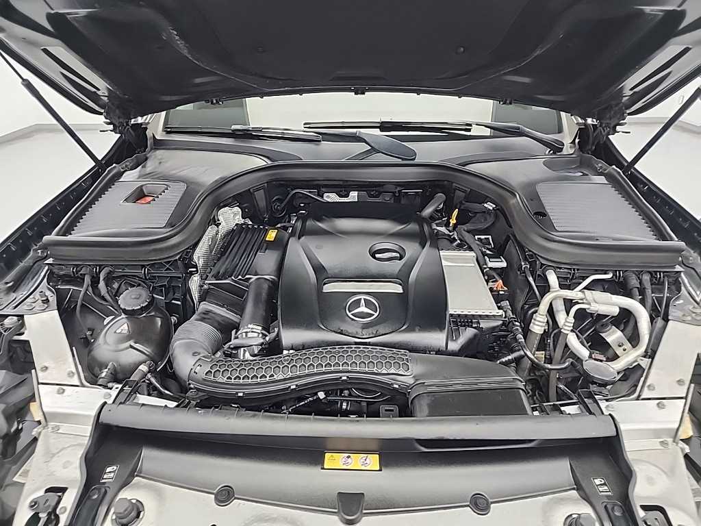 Mercedes Benz GLC Class - Vista 5