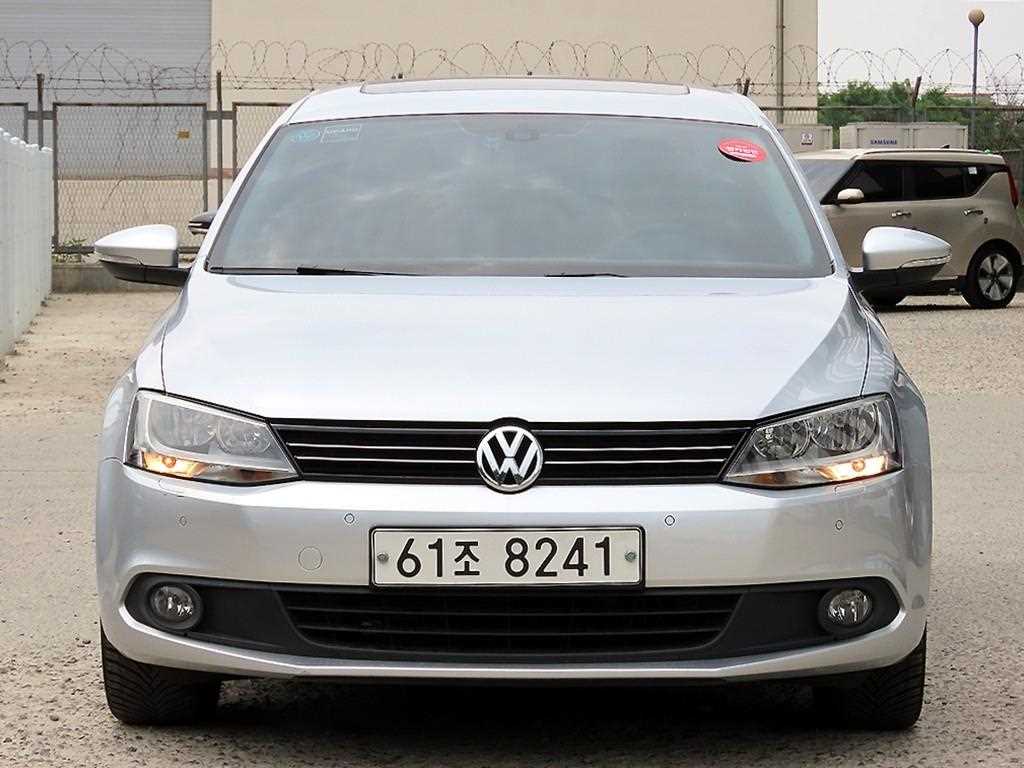 Volkswagen Jetta 2013 Plateado - Importación desde Corea - HF Imports Iquique - Foto 1