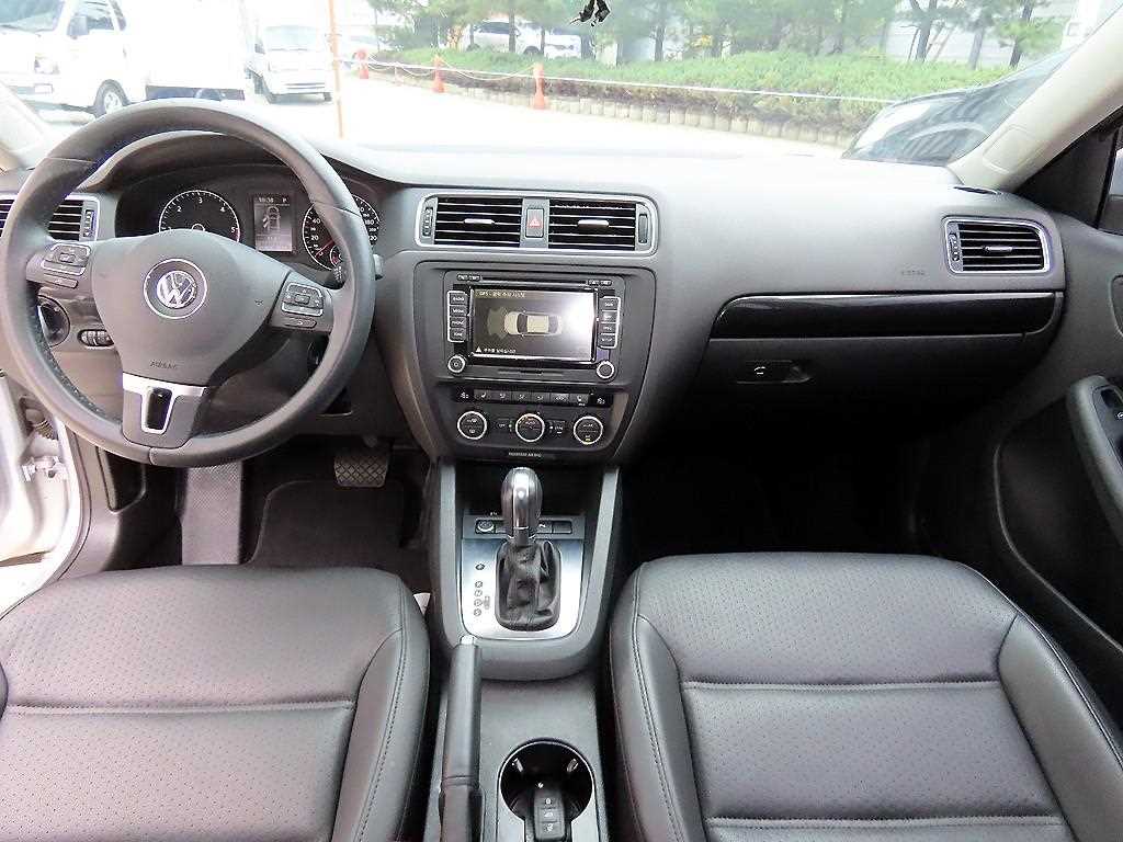 Volkswagen Jetta - Vista 7