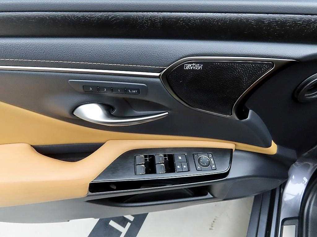 Lexus ES - Vista 11
