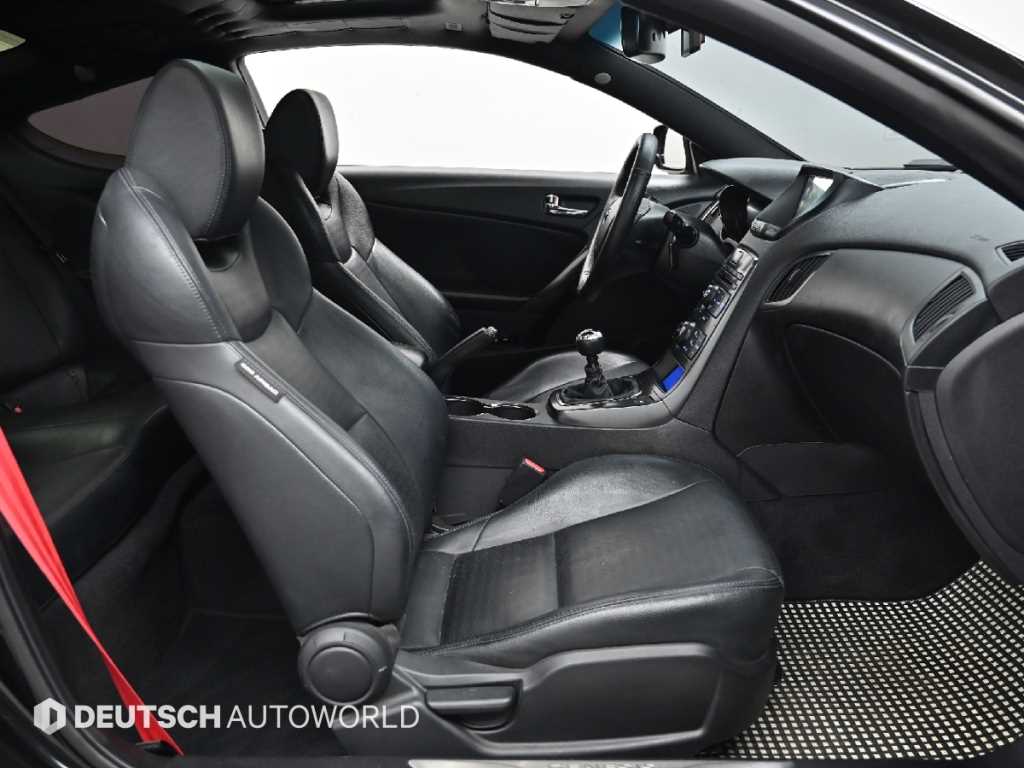 HYUNDAI Genesis - Vista 10