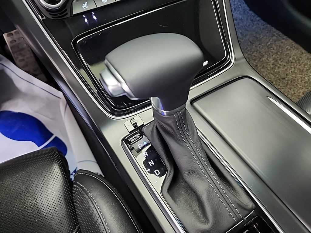 HYUNDAI Grandeur - Vista 9