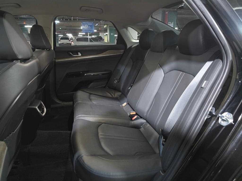 KIA K5 - Vista 8