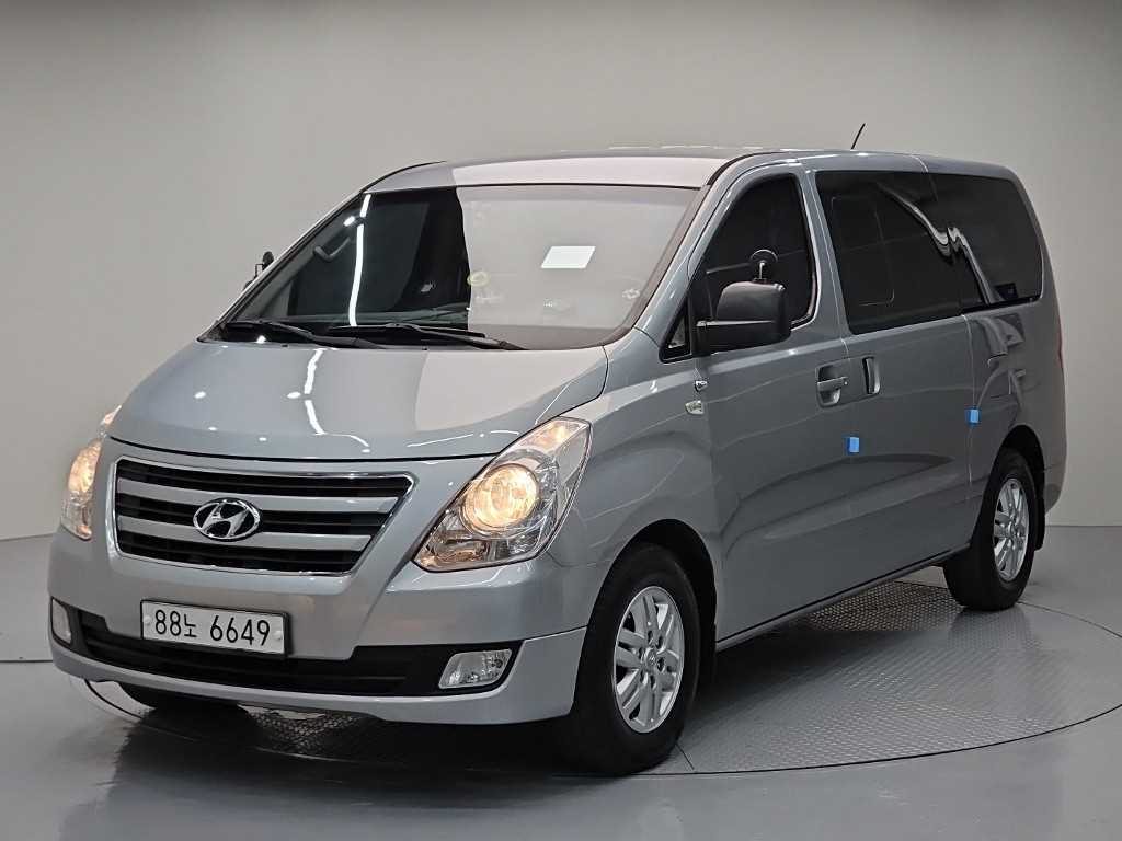 HYUNDAI Starex - Vista 2